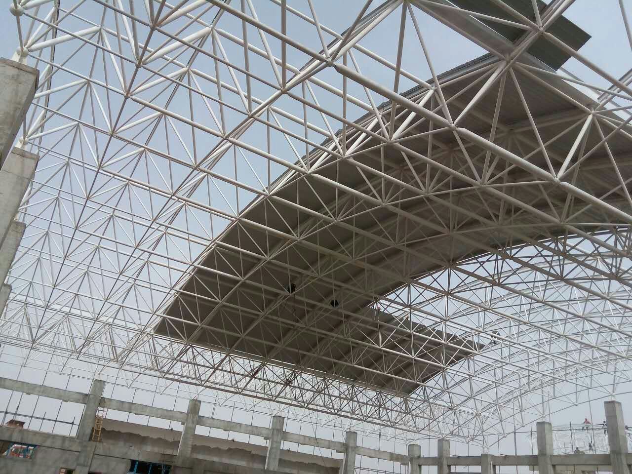 邯郸螺栓球网架的设计制作与安装